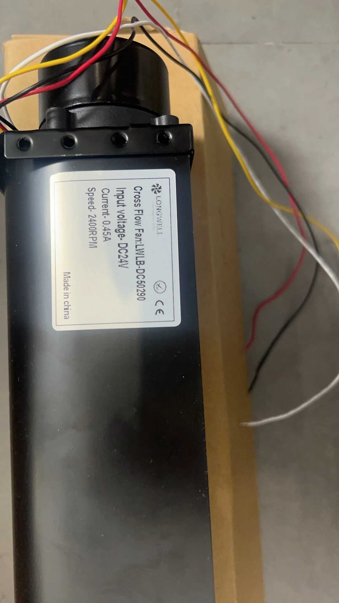 Label for 24V cross flow fan showing 0.45A and 2400 RPM