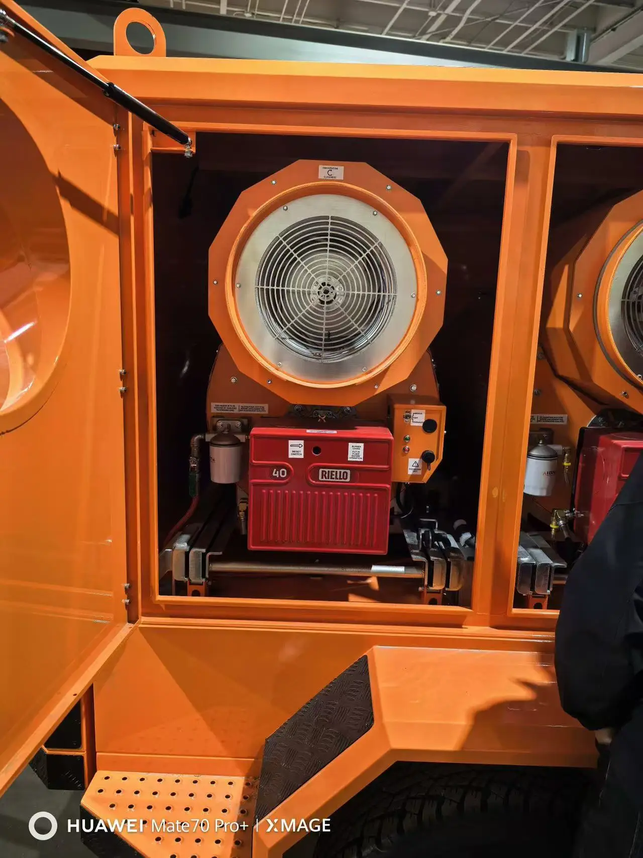 Custom centrifugal fan casing for industrial he...