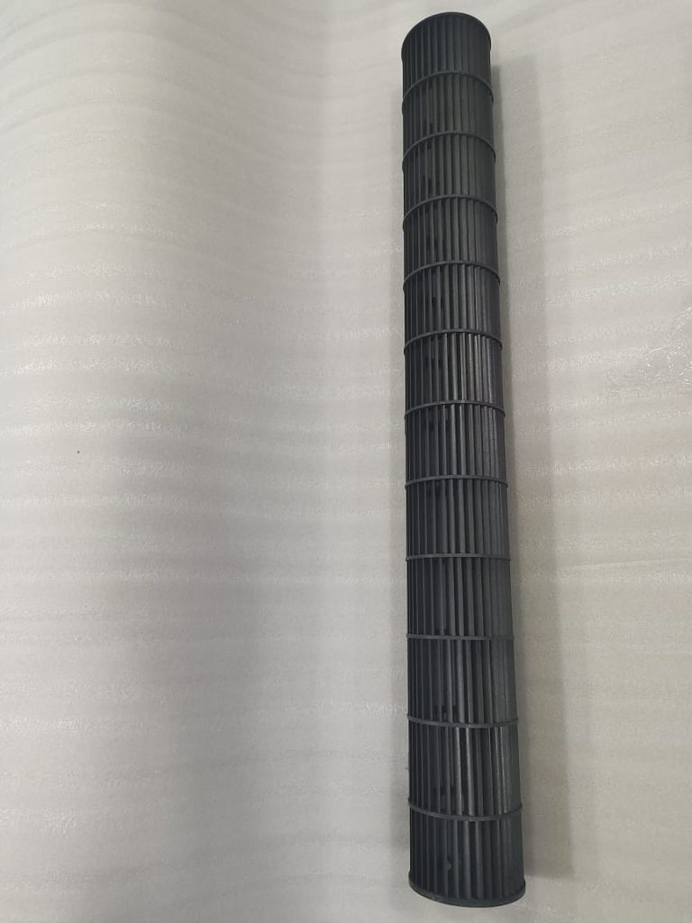 Cross-flow fan assembly and its three-speed fan power per tap