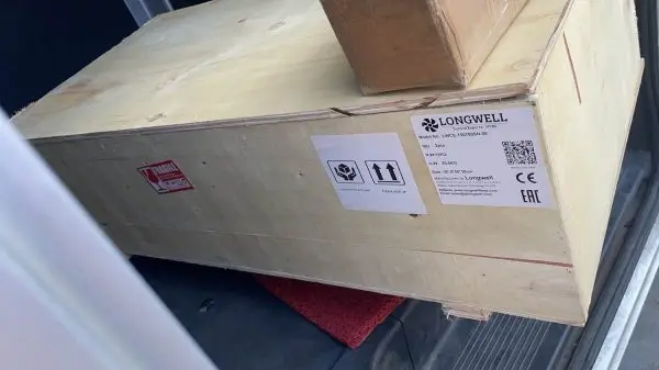 The crate label is ours manufactured by Longwell photographed in the customer s own vehicle: 2 pcs, N.W