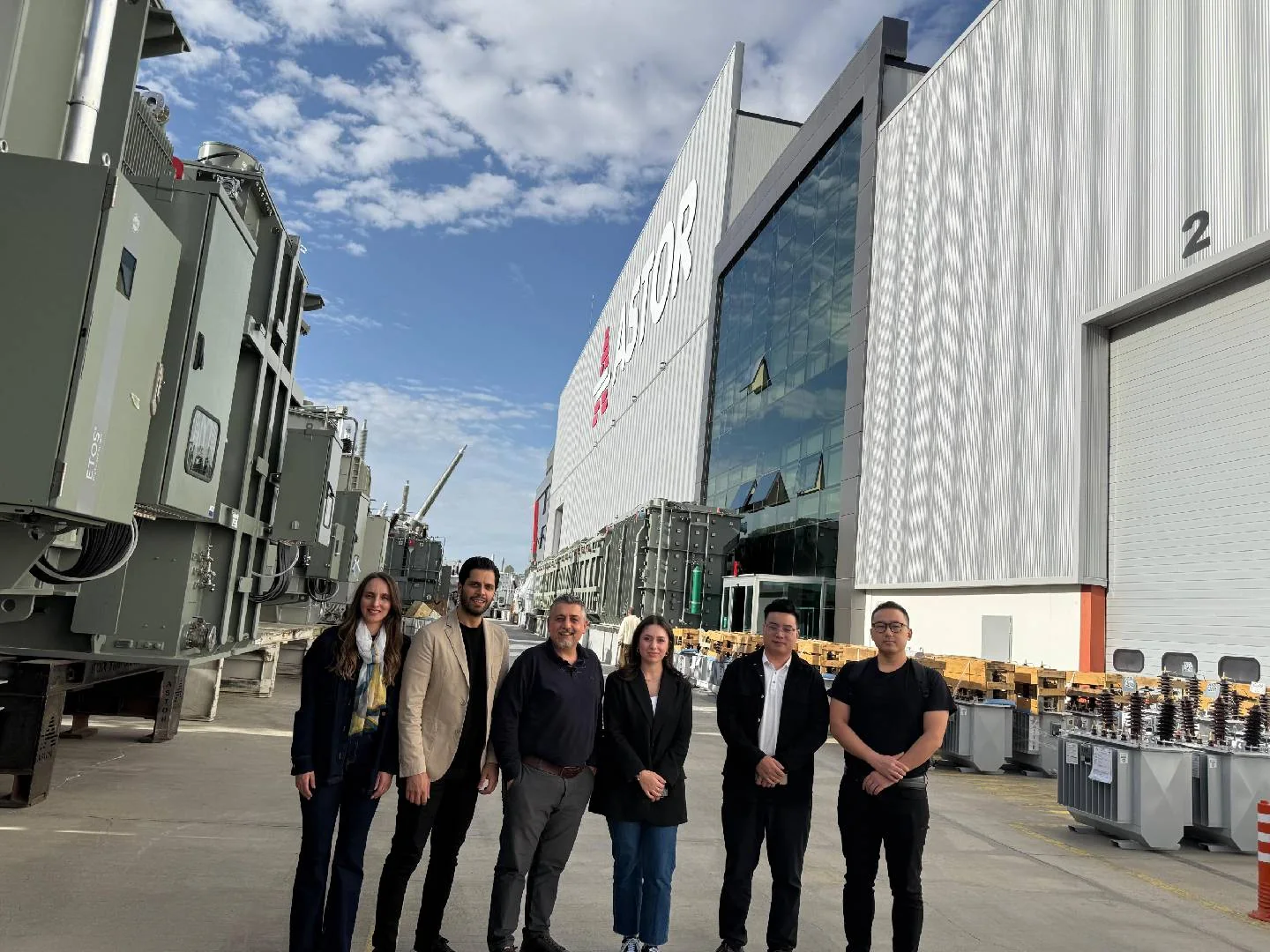 LONGWELL with Türkiye partner representatives during a post-show facility follow-up in November 2025.
