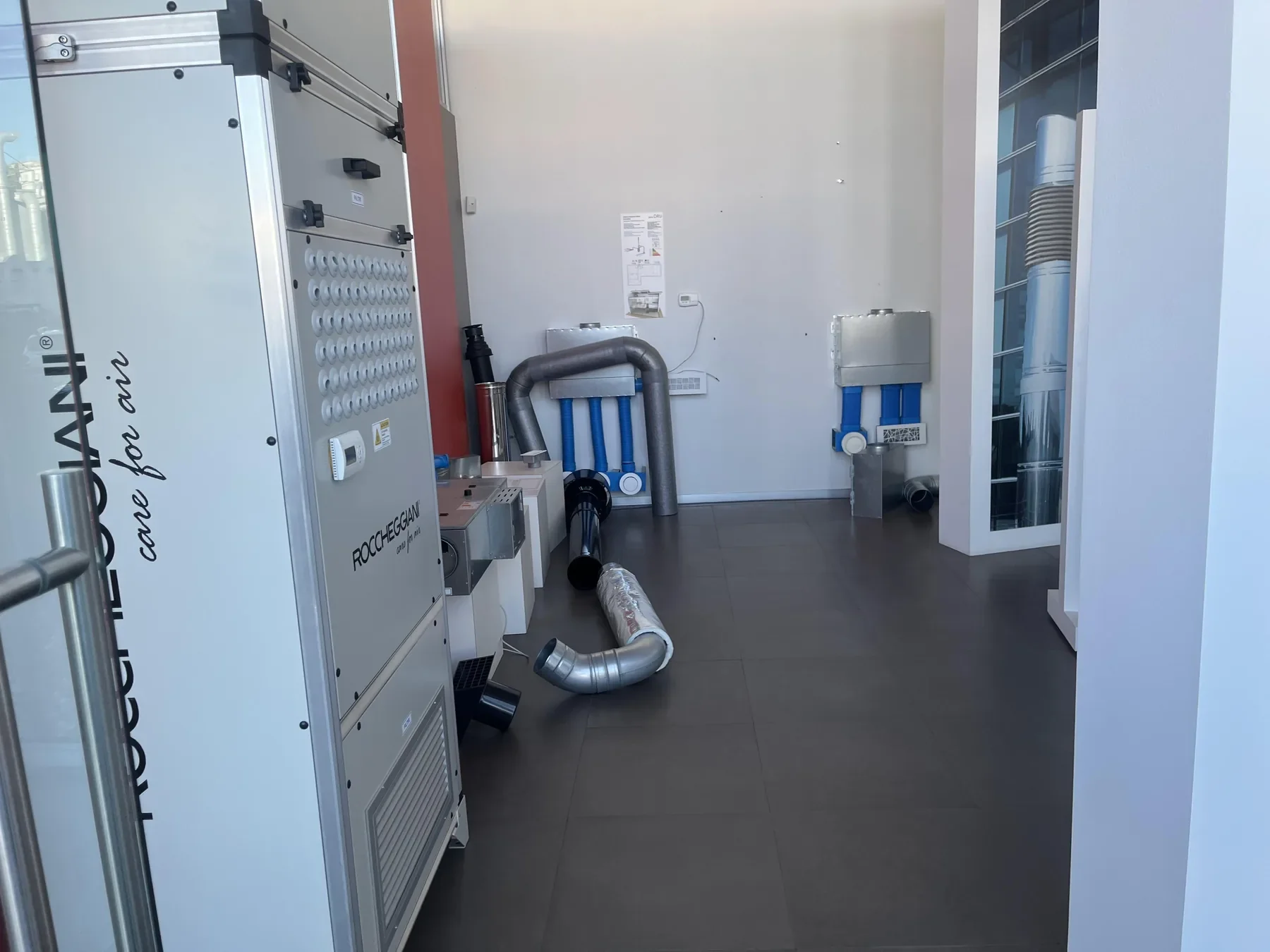 LONGWELL distributor network in Italy